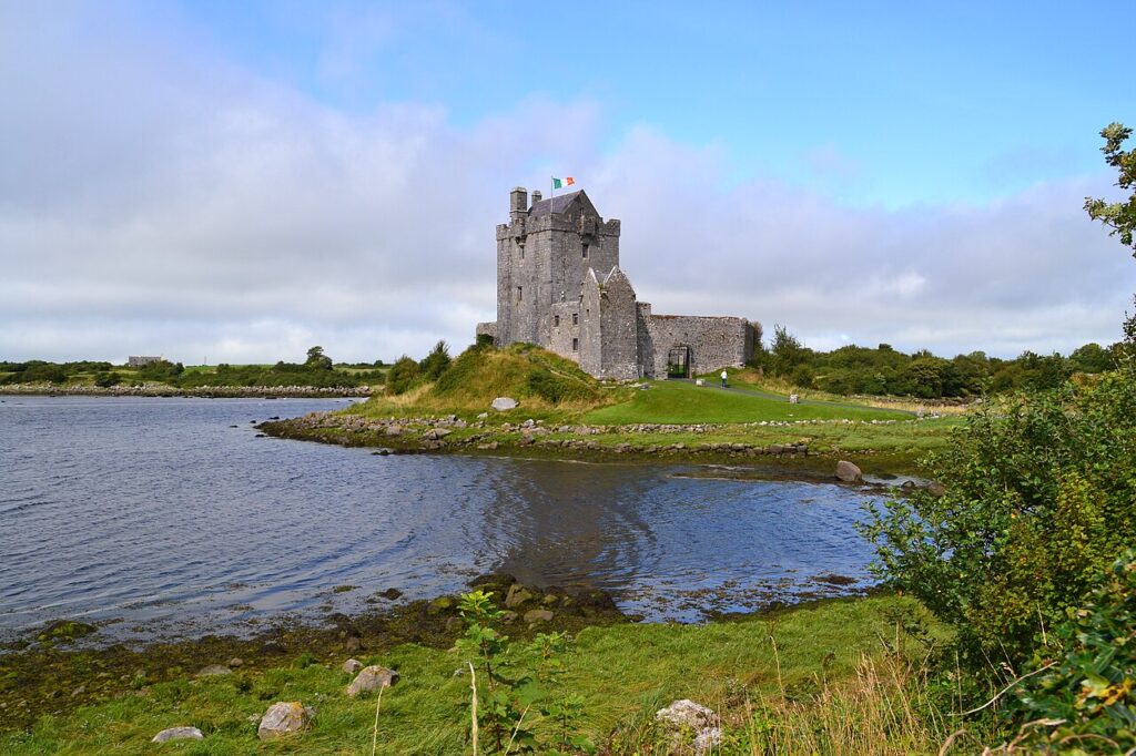 Dunguaire Castle: Kinvara's Medieval Tower on Galway Bay